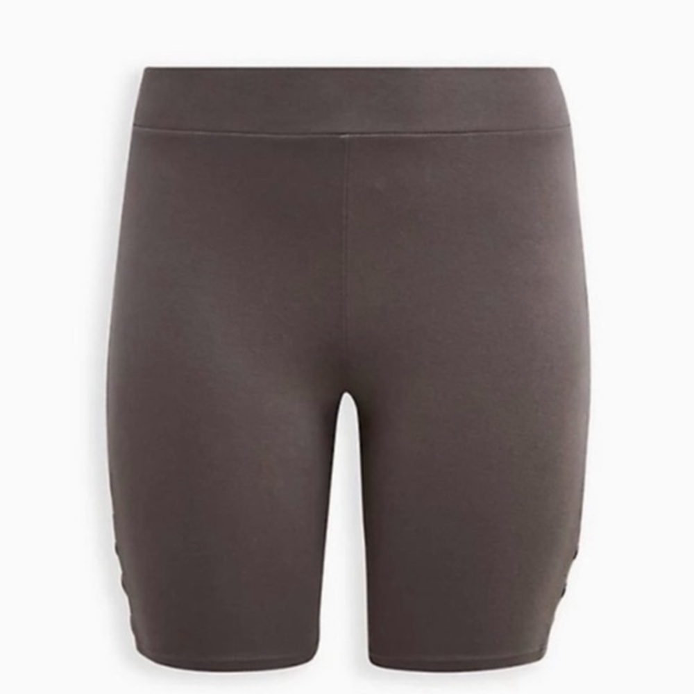 Torrid 9 inches waistband bike shorts snap‎ summer shorts active size 00X M & 0X